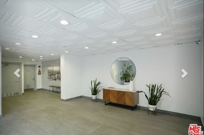 Building Photo - 960 Larrabee St