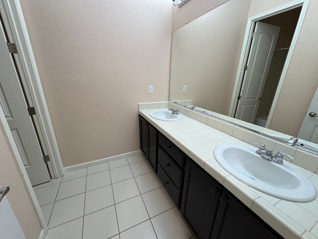 Building Photo - 4 Bedroom, 3 car garage- Foothills at Wingfield Springs. Pets welcome!