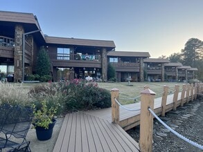 Building Photo - 1412 Airport B11 - B11