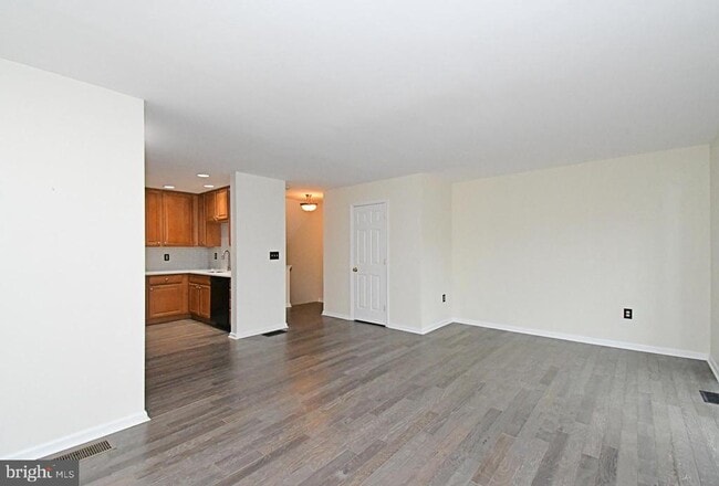 Building Photo - 1031 Balley Dr