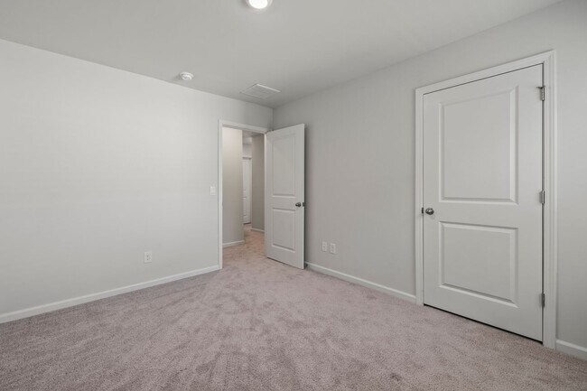 Building Photo - 4 Bedrooms Plus an Office on Cul De Sac