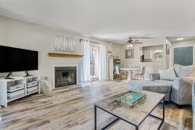 Primary Photo - 101 Pine Forest Dr