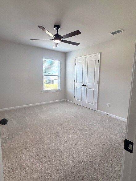 Building Photo - 5361 Crinum Lilly