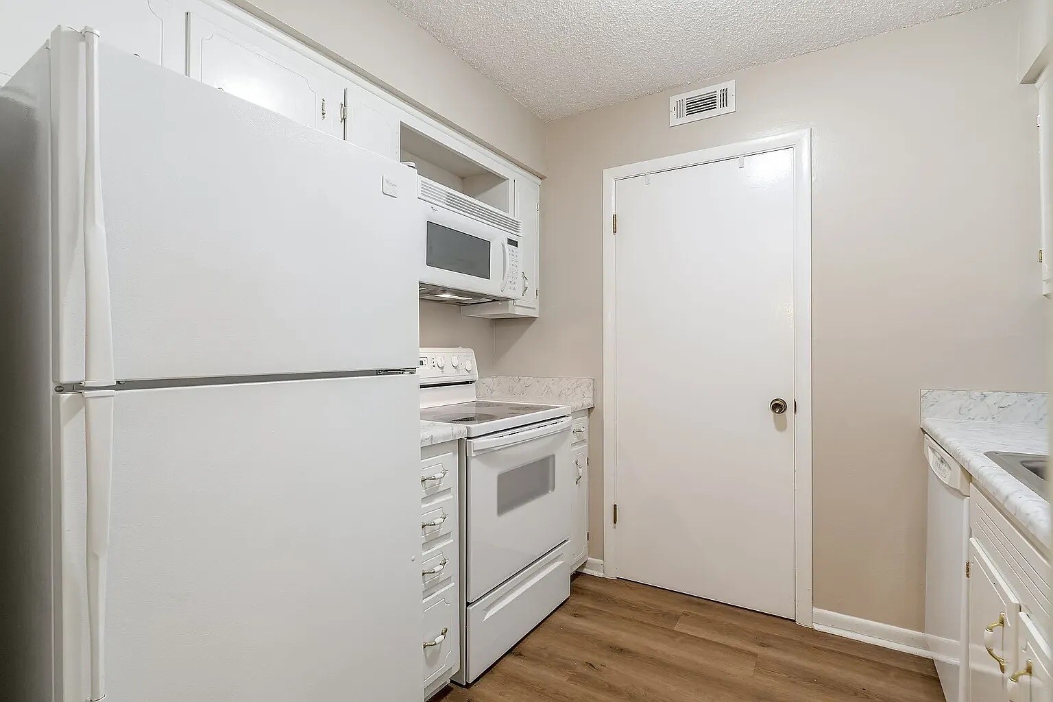 Building Photo - 2929 Selena Dr