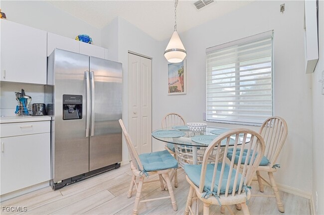 Building Photo - 915 New Waterford Dr