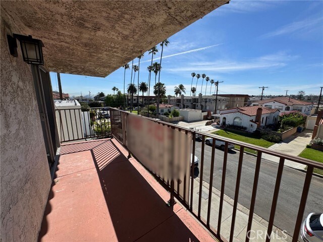 Building Photo - 1236 W 8th St