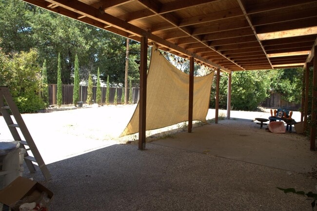 Building Photo - 20231 Merrick Dr