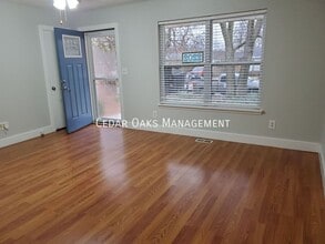 Building Photo - 2202 Dogwood Pl