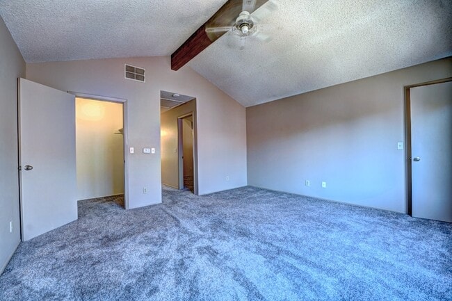 Building Photo - 1155 Lakeside Dr