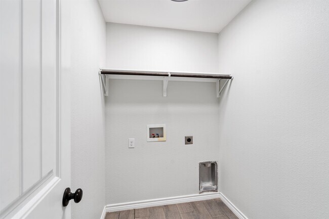 Building Photo - 108 Jaimie Way