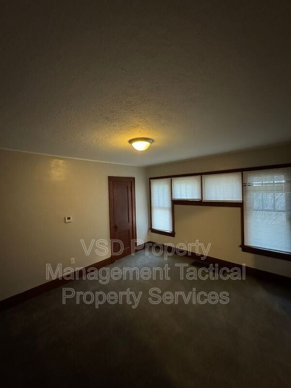 Building Photo - 2078-2018 18th St SW