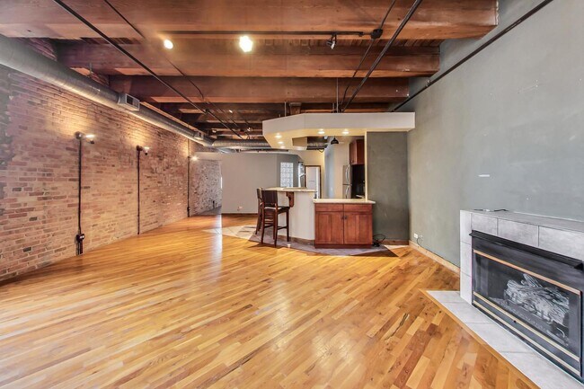 Building Photo - 732 S Financial Pl