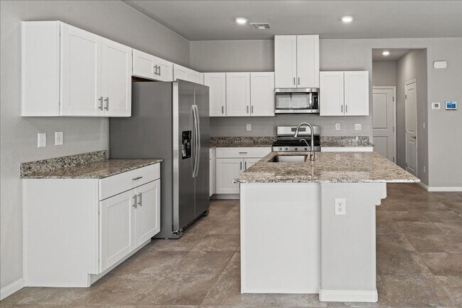 Building Photo - Newer 4 Bd, 3 Bth, Granite Countertops and Entertainer’s Dream!