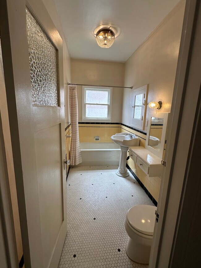 Bathroom - 1340 E Harvard St