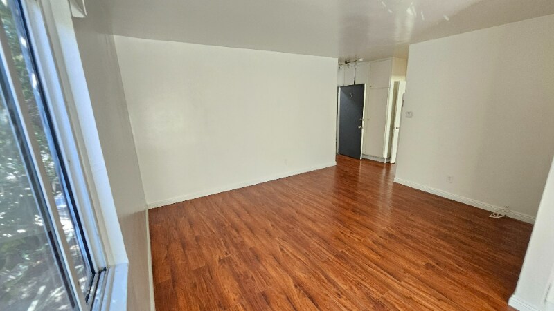 Building Photo - 933 S Gramercy Dr