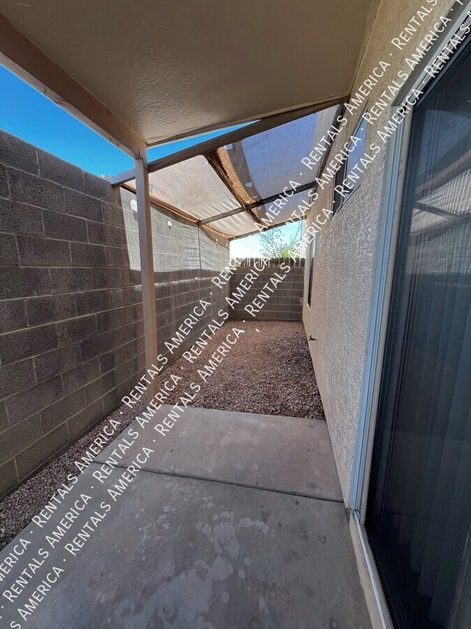 Building Photo - 6338 S Colonial Way