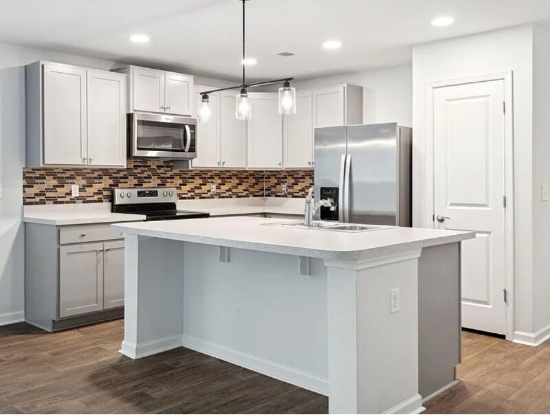 Building Photo - 4599 Palm View Cir