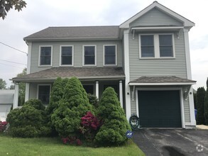 Building Photo - 671 Trapelo Rd
