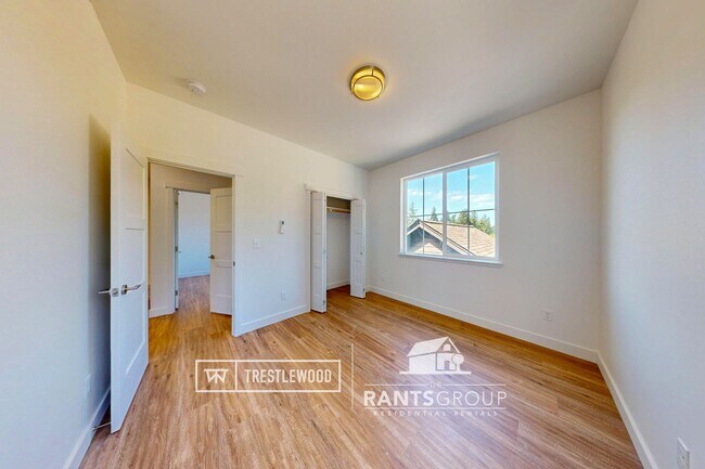 Building Photo - Brand New! Modern Home in Trestlewood – Wh...