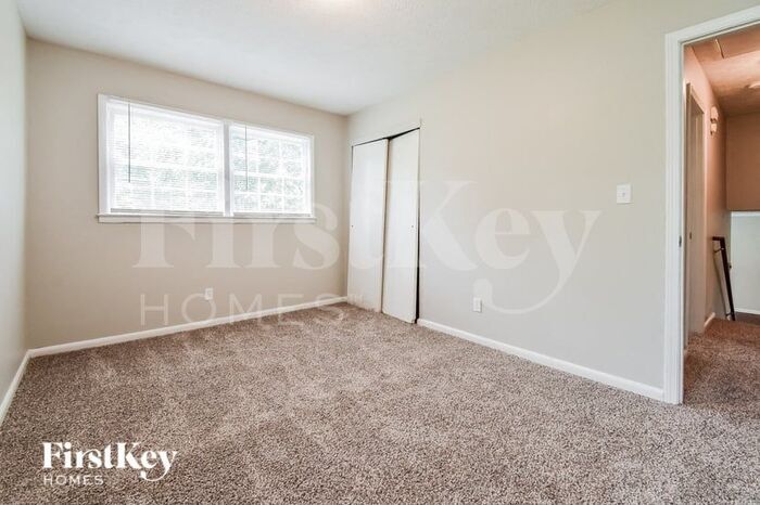 Building Photo - 5674 Sandhurst Dr