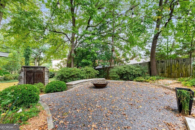 Building Photo - 546 Candler Park Dr NE