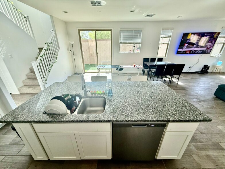 Building Photo - 4236 S 58th Ln