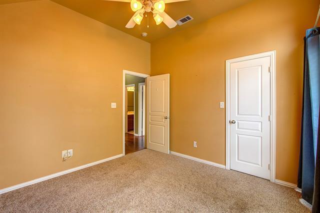 Building Photo - 304 Vista Way Dr