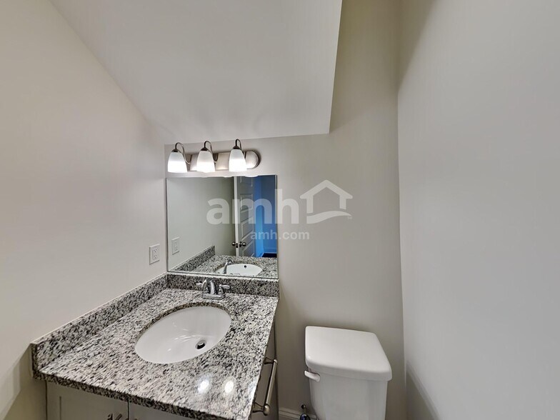 Building Photo - 5107 Sunset Ridge Ln