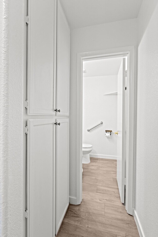 Building Photo - "Charming 3-Bedroom Townhouse Oasis with 2 Full Baths in Las Vegas – 1220 Sq Ft of Comfortable Li...