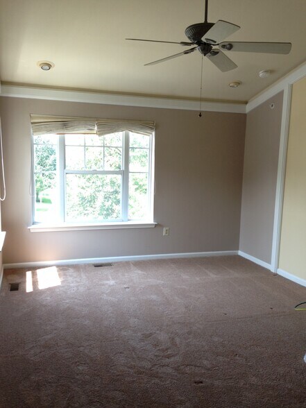 Master bedroom - 202 Dresher Woods Drive