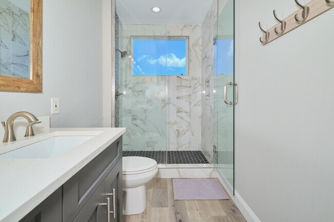 Building Photo - 9190 Southmont Cove