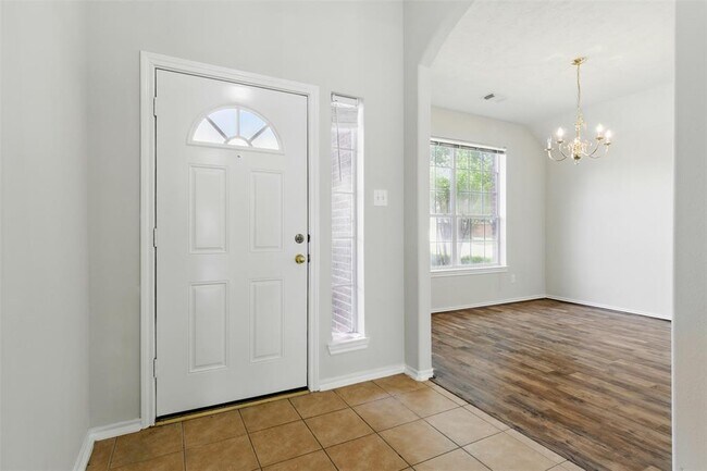 Building Photo - 4827 Claymill Ct