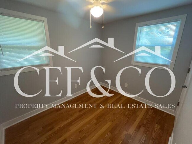 Building Photo - Cozy 2 bedroom 1 bathroom home now available in Moore