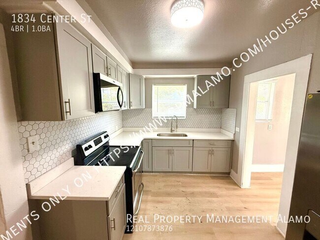 Building Photo - 1834 Center St