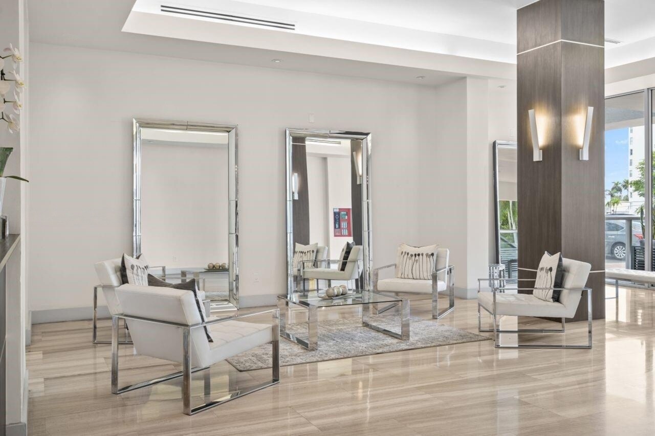 Building Photo - 1228 West Ave