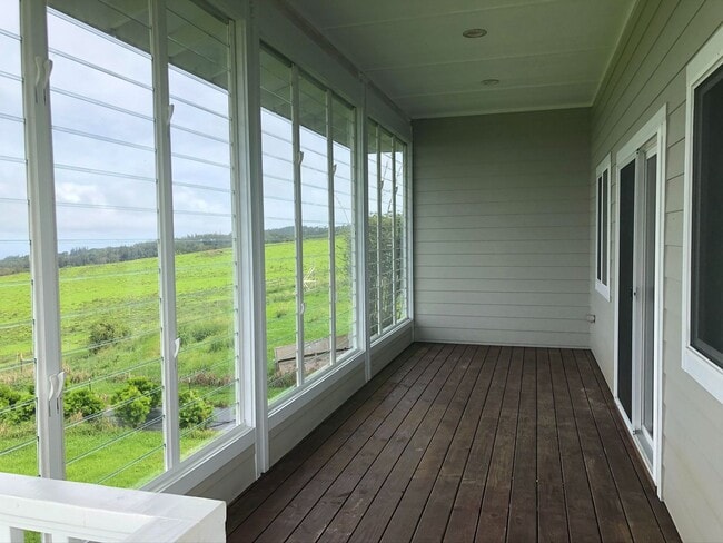 Building Photo - Gorgeous Ocean View Home. Unfurnished 1 Bed, 2 Ba, w/ 2-Car Garage on 1.145 acres