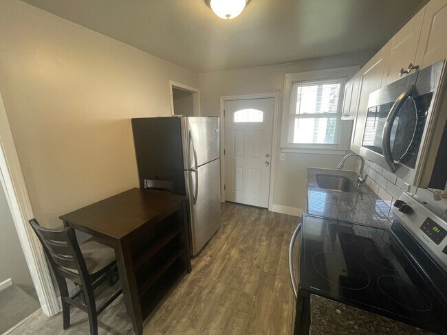 Building Photo - Spacious 3 Bedroom Home with Full finished Basement and Detached Garage!