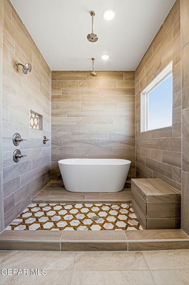 Building Photo - 904 Keenland Ave