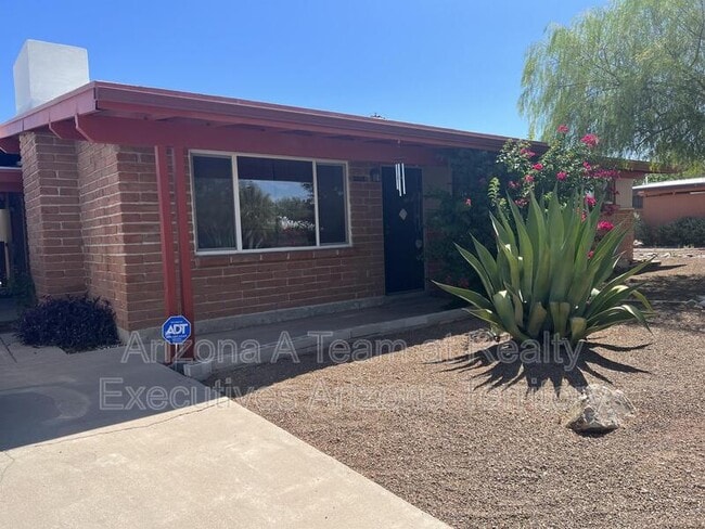 Primary Photo - 6945 E Kirkland Dr