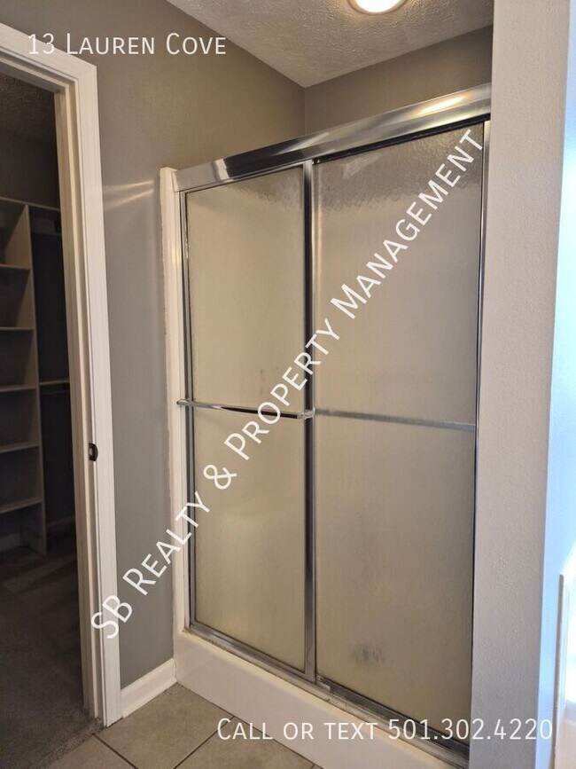 Building Photo - 13 Lauren Cove