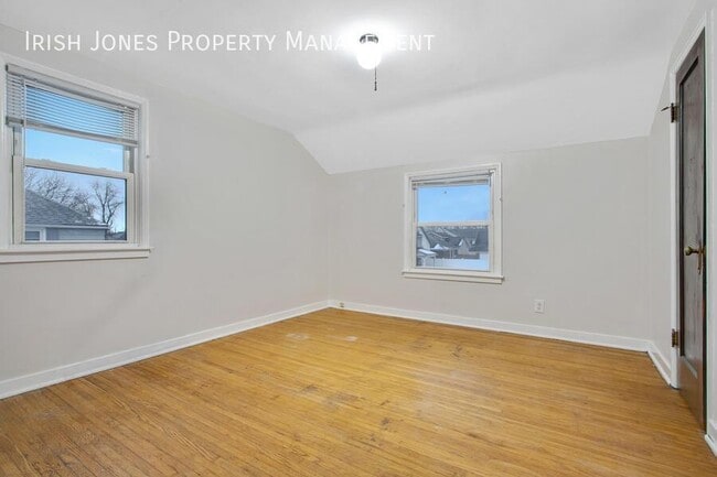 Building Photo - 15 Arbour Ln