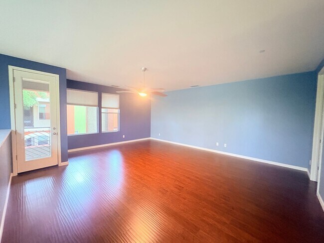 Building Photo - 785 Carbon Ct