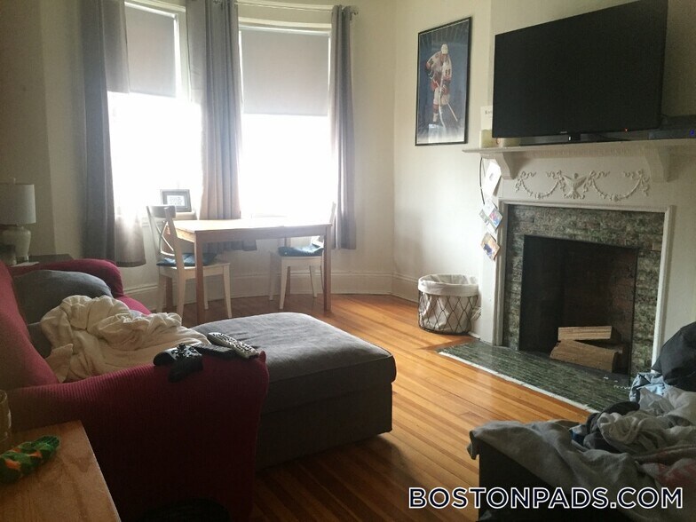 Building Photo - 1375 Commonwealth Ave