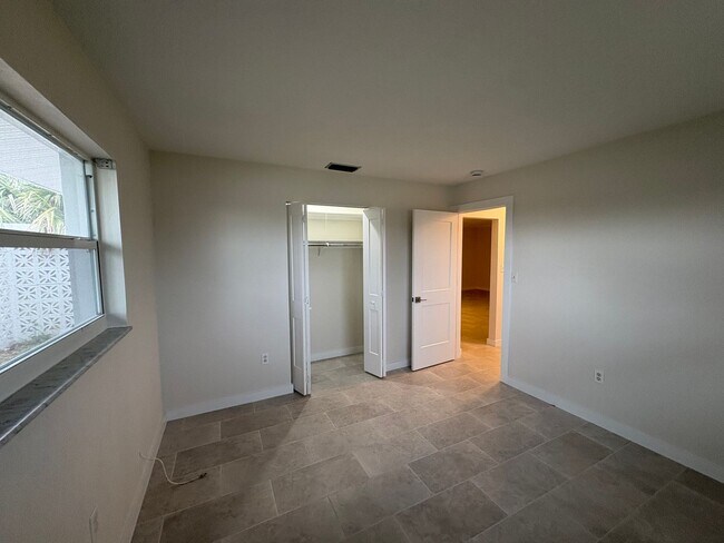 Building Photo - 210 Delido Ct