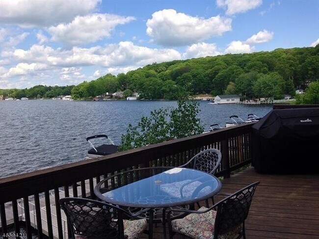 Building Photo - 26 Catamaran Ct