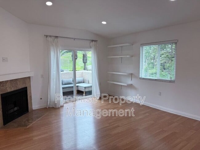 Building Photo - 106 Sea Cliff Way