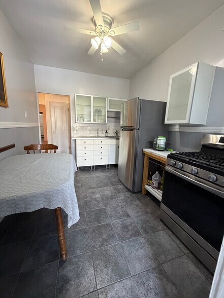 Building Photo - 2566 46th St