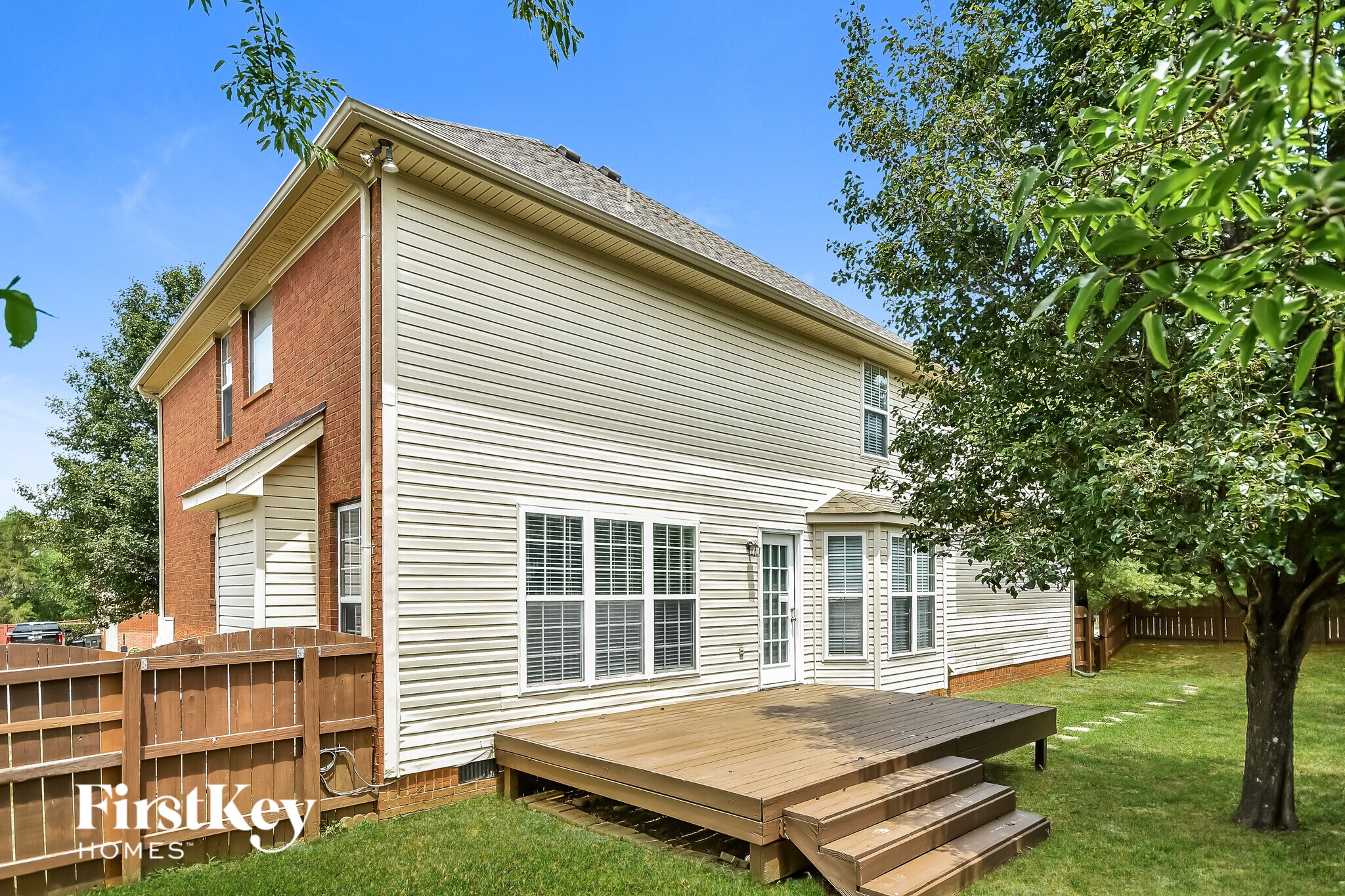 Building Photo - 4801 Mara Vista Dr