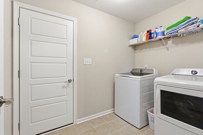 Building Photo - 200 Grist Mill Dr