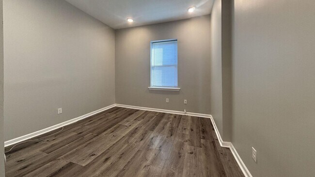 Building Photo - 3232 W Berks St